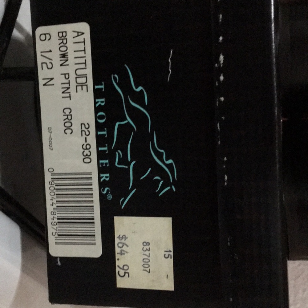 Trotters croc loafers. Brown.